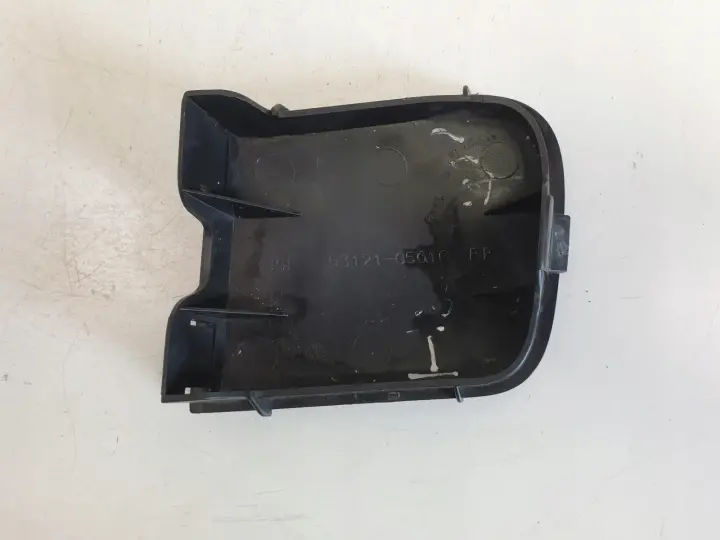 Avensis T22 PRAWA ZAŚLEPKA HALOGENU zderzaka