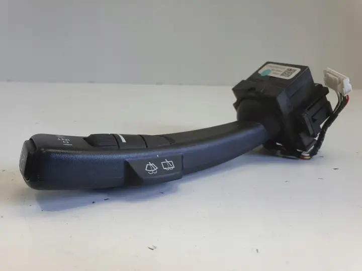 Volvo V70 III XC70 II III MANETKA WYCIERACZEK przełącznik włącznik 31264168