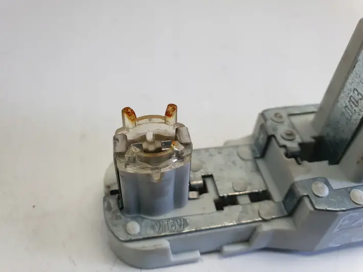 VW Passat CC PRAWY WKŁAD TYLNEJ LAMPY prawy tył pasażera 27097002