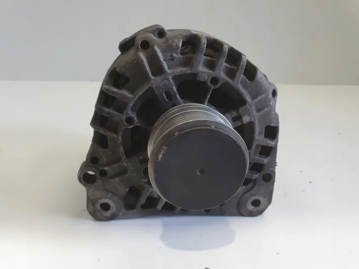 VW Passat B5 Audi A4 B5 1.9 TDI ALTERNATOR Valeo