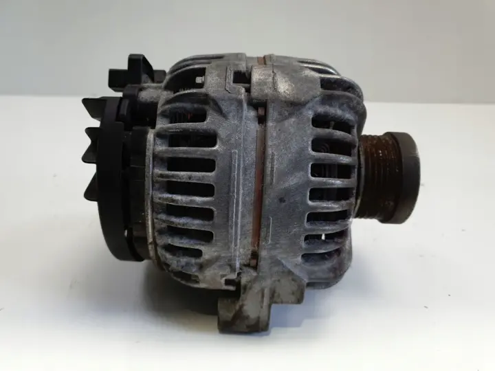 Volvo S60 I V70 II 2.4 D5 ALTERNATOR 30667787