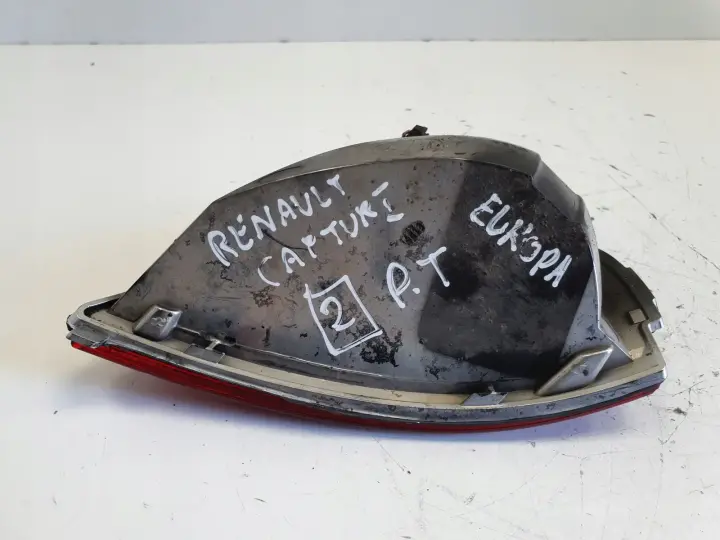 Renault Captur TYLNIA TYLNA LAMPA PRZECIWMGIELNA prawa prawy tył 265540003R