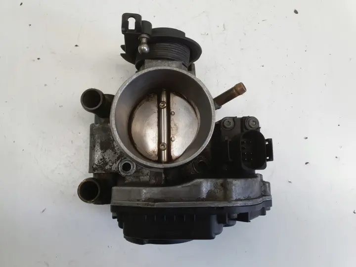 Audi A4 B5 1.8 20V PRZEPUSTNICA 058133063H