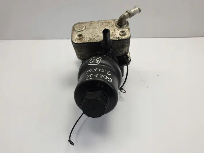 VW Golf V 2.0 FSI OBUDOWA FILTRA OLEJU podstawa