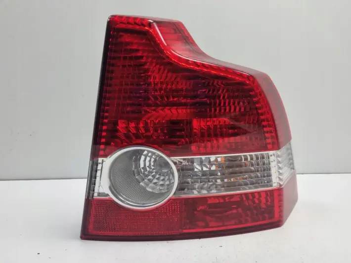 Volvo S40 II LIFT 07-12r TYLNIA TYLNA LAMPA PRAWA prawy tył 30678740