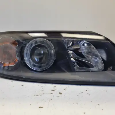 Volvo V50 S40 II PRZEDNIA LAMPA PRAWA prawy przód EUROPA ŁADNA 30698874