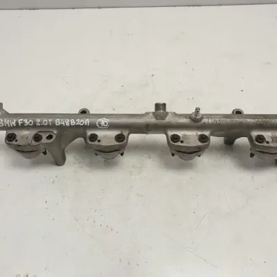 BMW F30 2.0 i LISTWA WTRYSKOWA paliwa 7639979