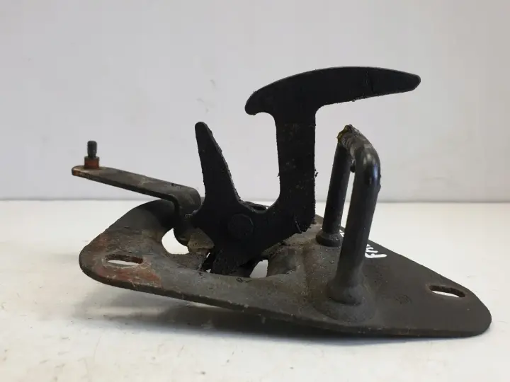 Skoda Fabia I RYGIEL PRZEDNIEJ MASKI Przód