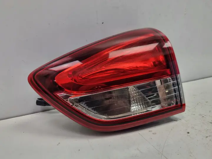 Renault Clio IV kombi TYLNA LAMPA PRAWA W KLAPE