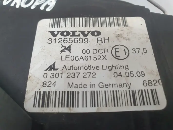 Volvo S40 II V50 LIFT PRZEDNIA LAMPA PRAWA PRAWY PRZÓD europa 31265699