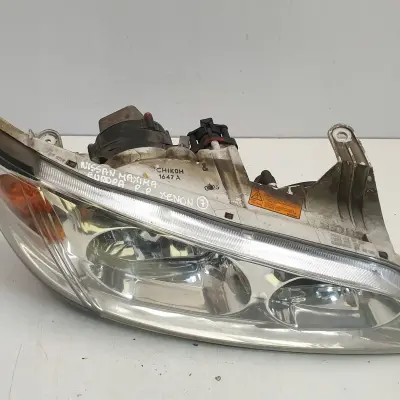 Nissan Maxima V A33 PRZEDNIA LAMPA PRAWA przód