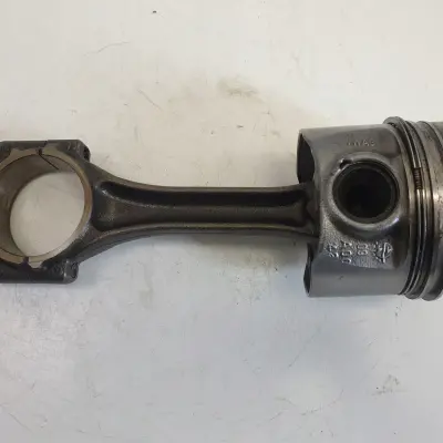 Audi A3 II 8P 1.6 TDI TŁOK KORBOWÓD