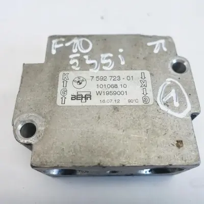 BMW F10 535 3.0 i TERMOSTAT OLEJU 7592723 oryginał