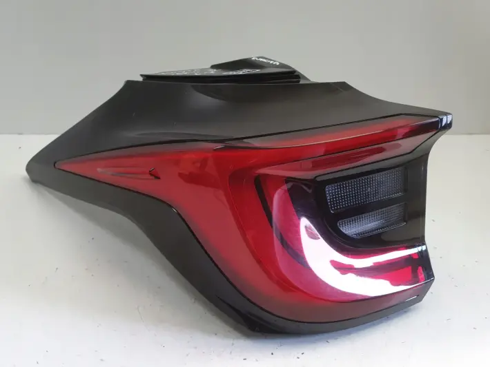 Toyota Yaris IV TYLNA LAMPA LEWA lewy tył kierowcy LED europa