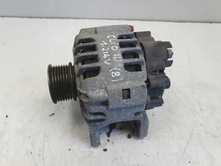 Renault Clio III 1.2 16V ALTERNATOR 8200654541C valeo