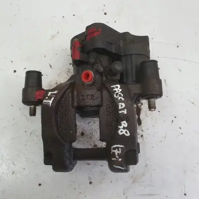 VW Passat B8 TYLNY ZACISK HAMULCOWY LEWY tył Kierowcy 3Q0615405E