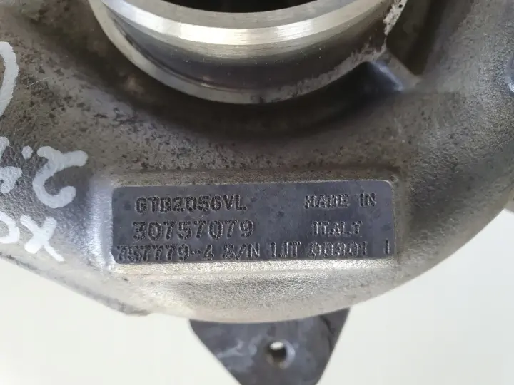 Volvo XC90 2.4 D5 TURBOSPRĘŻARKA 30757079