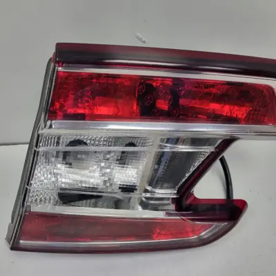 Renault Megane III kombi TYLNA LAMPA PRAWA prawy tył W KLAPE 265500027R