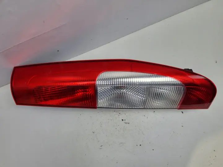 Mercedes Vito W639 TYLNIA TYLNA LAMPA PRAWA prawy tył pasażera ŁADNA