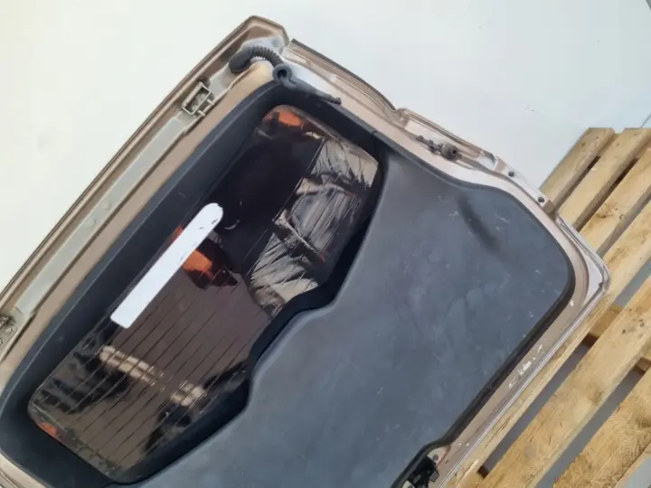 Nissan Qashqai +2 J10 LIFT TYLNA TYLNIA KLAPA BAGAŻNIKA TYŁ KAMERA C30G