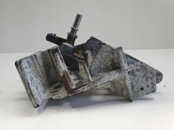 Renault Megane III 1.5 DCI WTRYSKIWACZ DPF łapa UCHWYT 8200771226