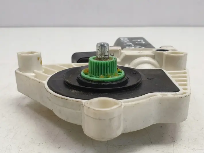 Mercedes W207 Coupe PRAWY SILNICZEK SZYBY Szyb