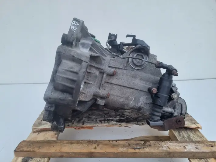 VW Bora 1.6 16V SKRZYNIA BIEGÓW ERT manualna MANUAL