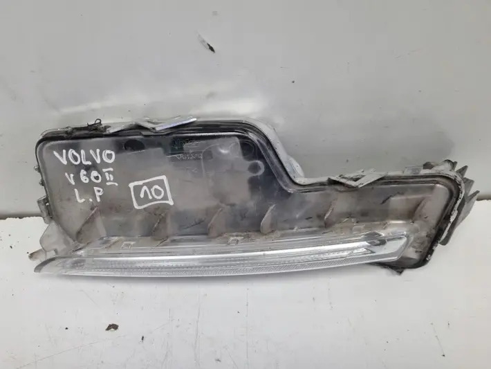 Volvo S60 II V60 LIFT PRZEDNI HALOGEN LEWY PRZÓD kierowcy LED DRL 31420395