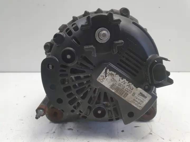 VW Passat B7 1.6 TDI ALTERNATOR 03L903023B valeo