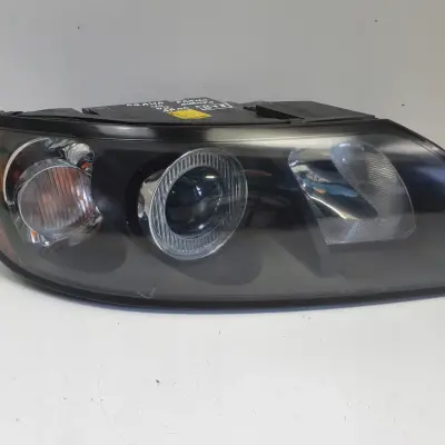 Volvo V50 S40 II PRZEDNIA LAMPA PRAWA prawy przód EUROPA ŁADNA 30698874