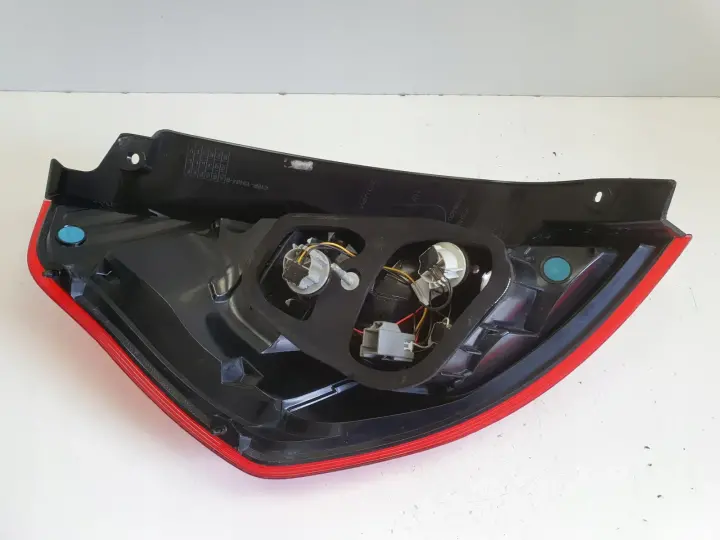 Ford Fiesta VII MK7 12-17r LIFT TYLNIA LAMPA PRAWA LEWY TYŁ 1090041