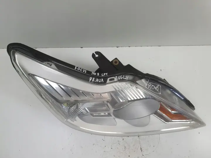 Ford Focus mk2 lift 07-11 PRZEDNIA LAMPA PRAWA prawy przód anglik