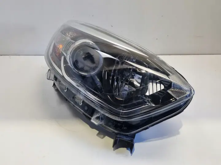Renault Captur I 17-19r LIFT PRZEDNIA LAMPA PRAWA PRAWY PRZÓD 260100653R