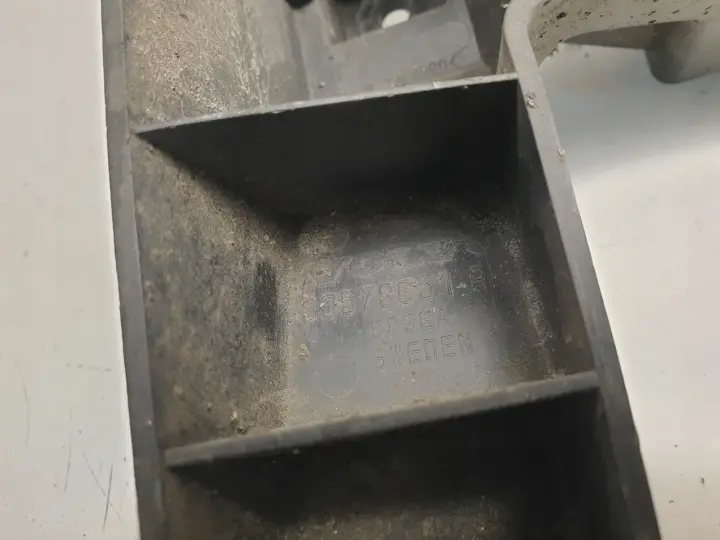 Volvo V70 III PRAWY TYLNY ŚLIZG ZDERZAKA Tył