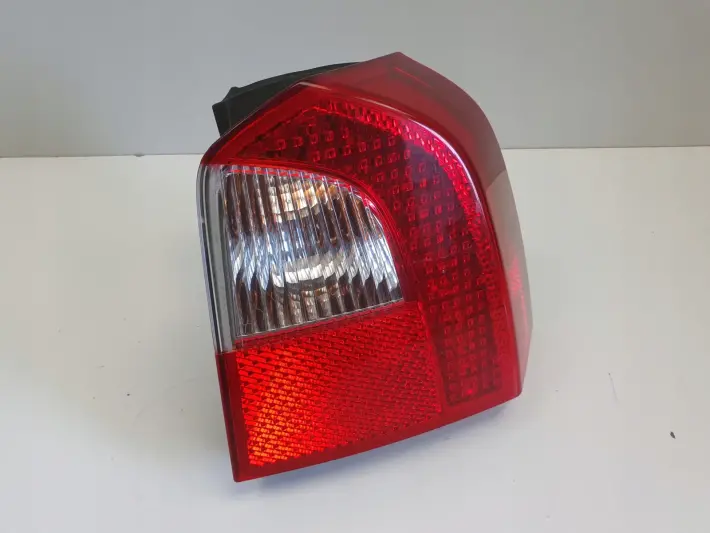 Volvo V70 III XC70 TYLNIA TYLNA LAMPA PRAWA prawy tył LED 31276840