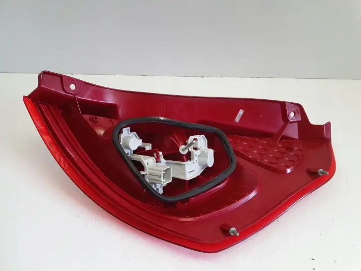 Ford Fiesta VII MK7 08-12r TYLNIA LAMPA LEWA LEWY TYŁ kierowcy 8A61-13405-A