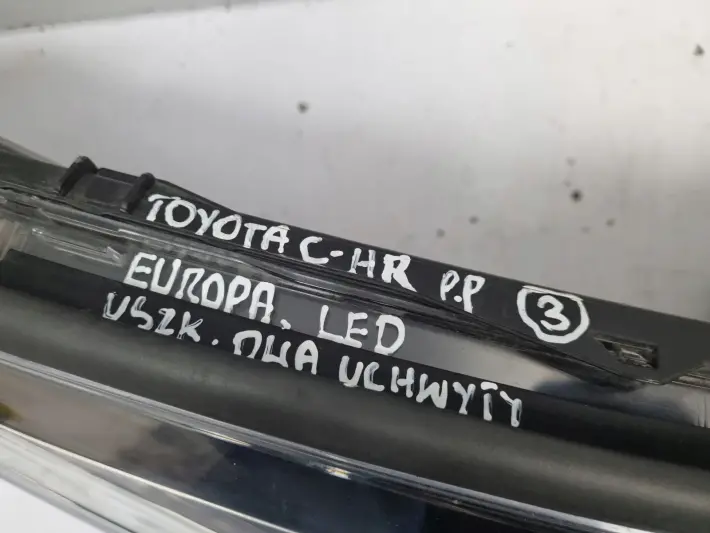 Toyota CHR C-HR FULL LED LIFT PRZEDNIA LAMPA PRAWA przód 81110-F4180-00