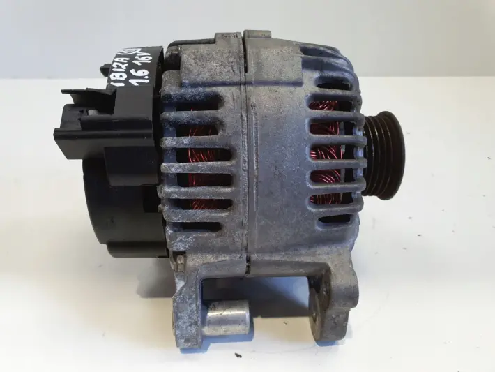 Seat Ibiza III 1.6 16V ALTERNATOR 03C903023B 110A valeo