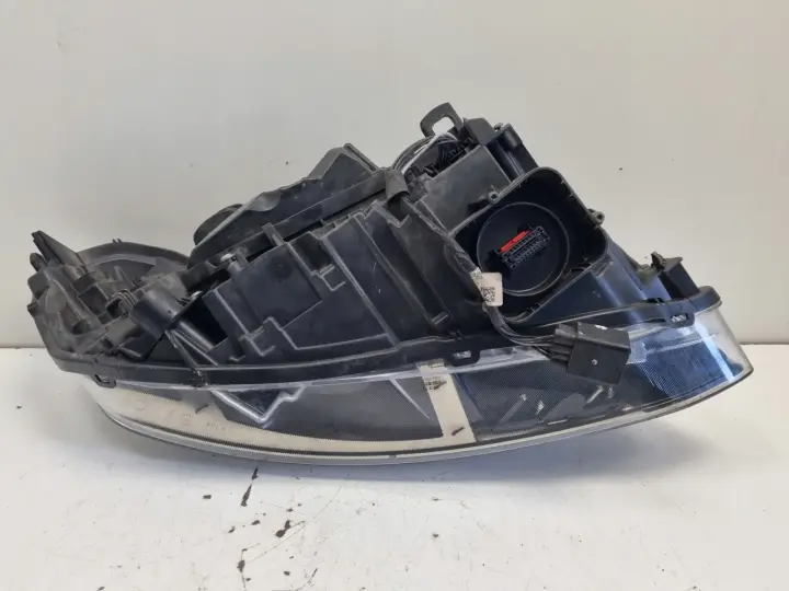Volvo XC60 LIFT XENON SKRĘTNY PRZEDNIA LAMPA LEWA lewy przód 31420249