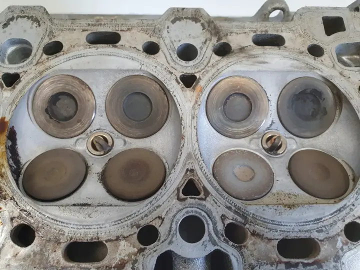 Opel Zafira B Astra J 1.6 16V A16XER GŁOWICA CYLINDRÓW 55559340