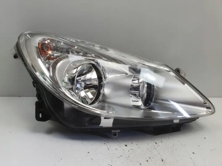 Opel Corsa D PRZEDNIA LAMPA PRAWA prawy przód anglik 93189360
