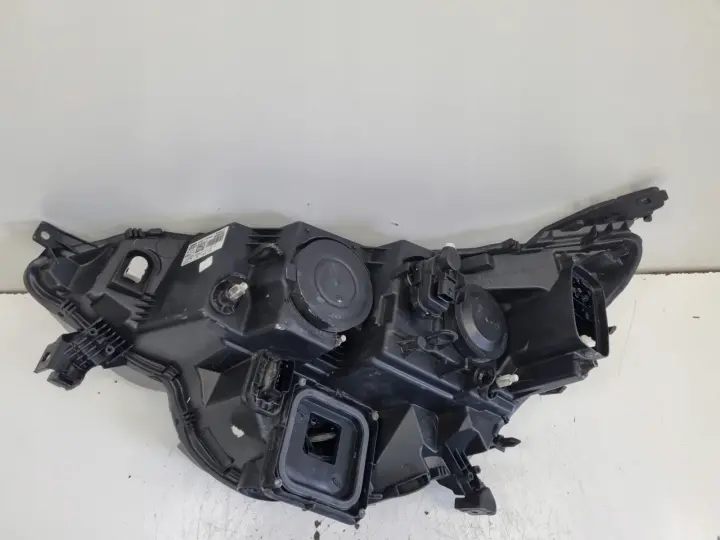 Renault Megane IV 16-20r PRZEDNIA LAMPA PRAWA PRAWY PRZÓD europa 260108478R