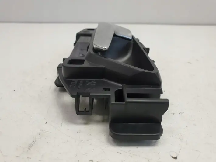 Opel Corsa F 1.2 12V KLAMKA WEWNĘTRZNA lewy tył