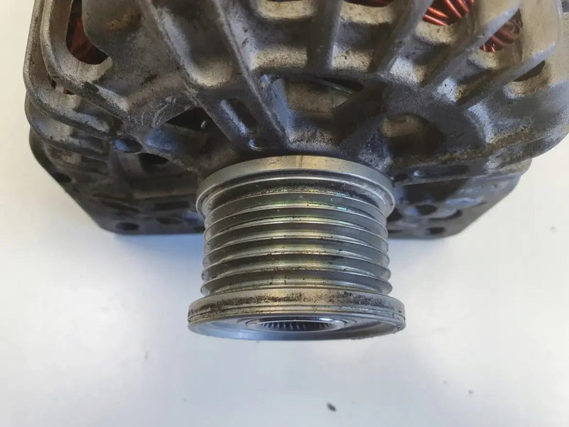 Opel Vivaro Trafic 2.0 DCI ALTERNATOR