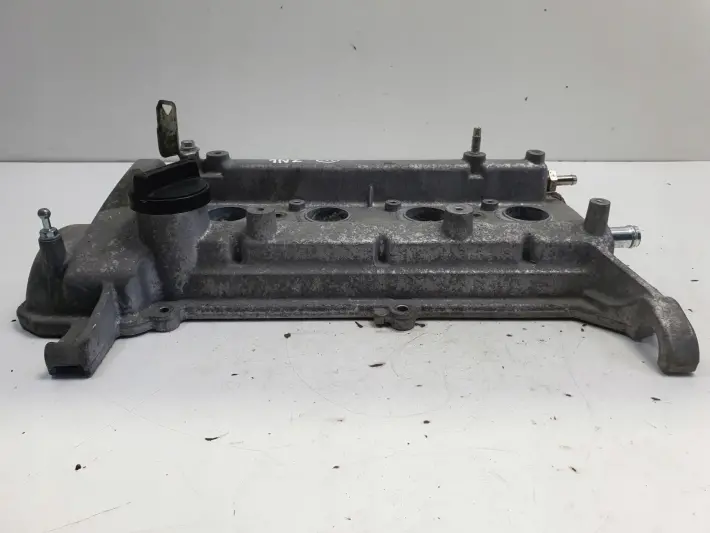 Toyota Yaris III 1.5 H POKRYWA ZAWORÓW 1NZ