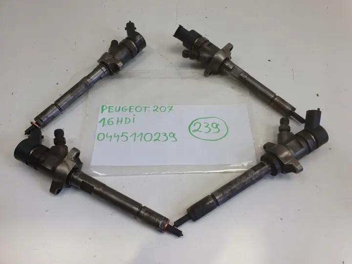 Peugeot 207 1.6 HDI WTRYSKIWACZ wtrysk 0445110239