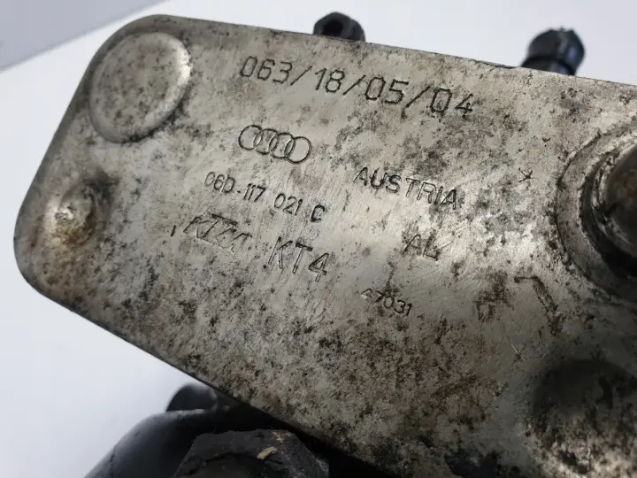 VW Golf V 2.0 FSI OBUDOWA FILTRA OLEJU podstawa