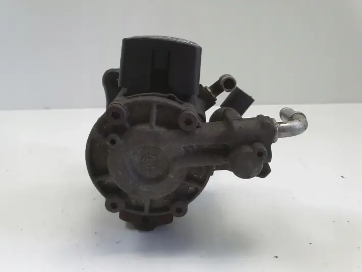 Audi A3 II 8P 1.6 TDI POMPA WTRYSKOWA paliwa 03L130755E