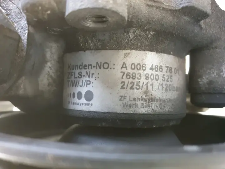 Mercedes Sprinter 906 2.2 CDI POMPA WSPOMAGANIA A0064667801