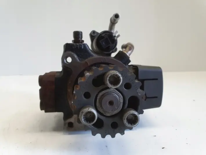 Audi A3 II 8P 1.6 TDI POMPA WTRYSKOWA paliwa 03L130755E